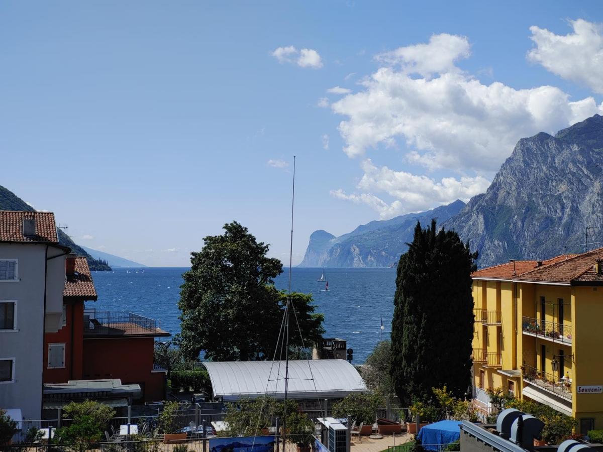 Appartamenti Baia Azzurra 5. Torbole Sul Garda Exterior foto